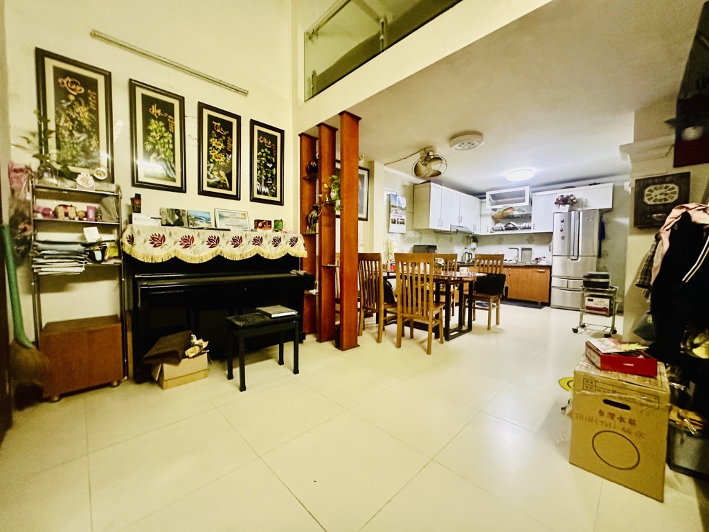 SIÊU HIẾM CẦU GIẤY – DT 51M² x 4 TẦNG – Ô TÔ ĐỖ – GẦN CÔNG VIÊN CẦU GIẤY – NHỈNH 10 TỶ