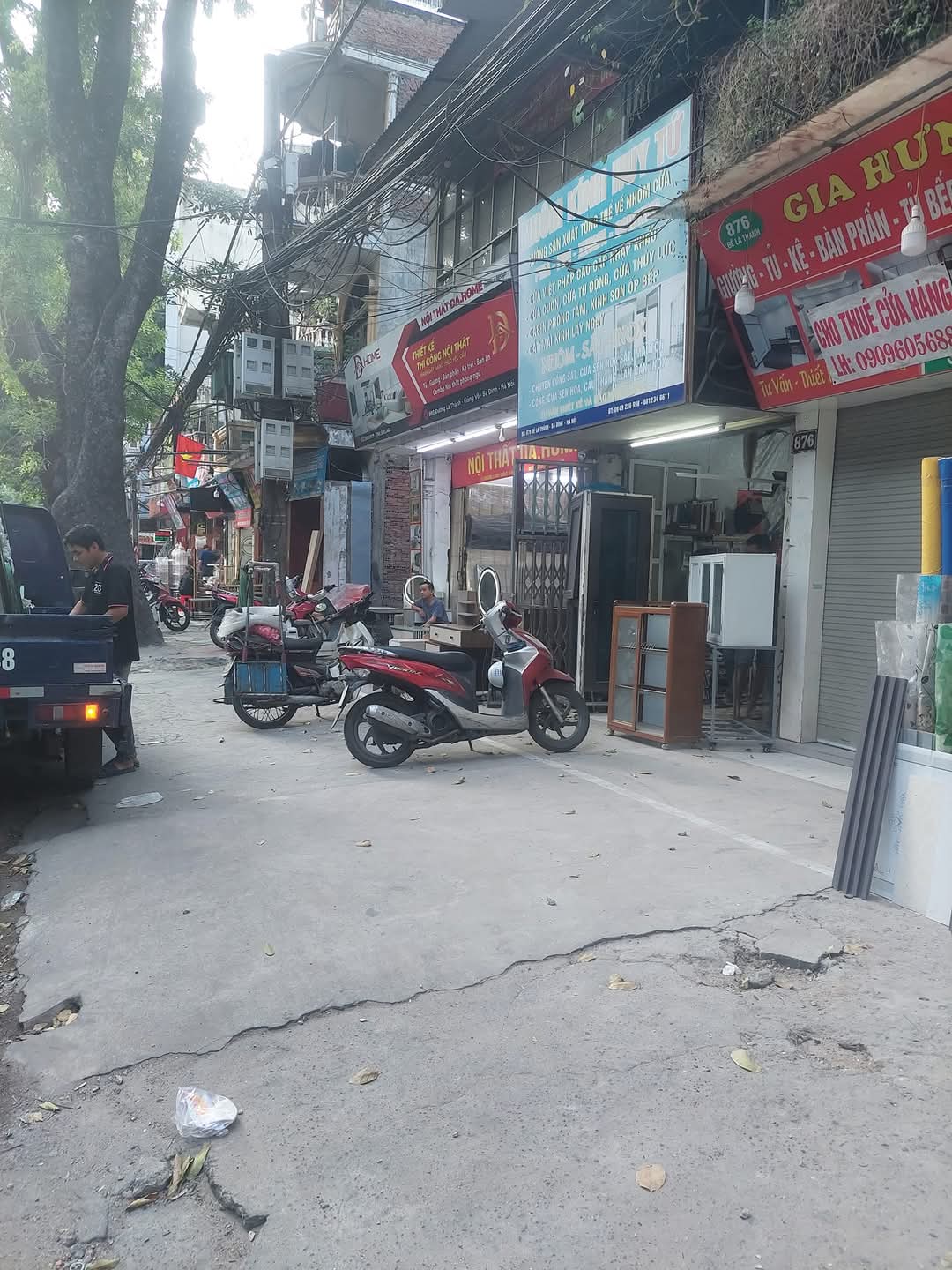 BÁN NHÀ ĐÊ LA THÀNH-QUẬN BA ĐÌNH-DT106M×3T-MT4.8M-GIÁ 44TỶ-MẶT PHỐ-VỈA HÈ-KINH DOANH
