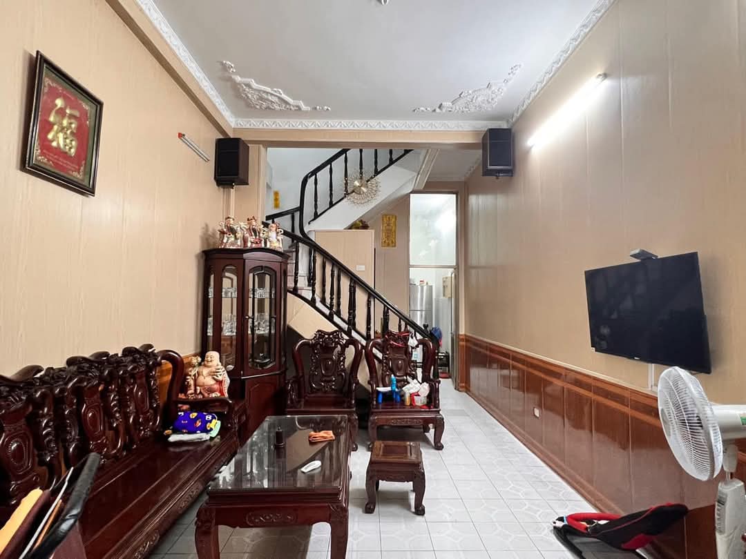 NHÀ ĐẸP THỊNH QUANG. LÔ GÓC. 50M. 4TẦNG. MT 3.5M. 9.35 TỶ.ĐANG CẦN BÁN. ĐỐNG ĐA.