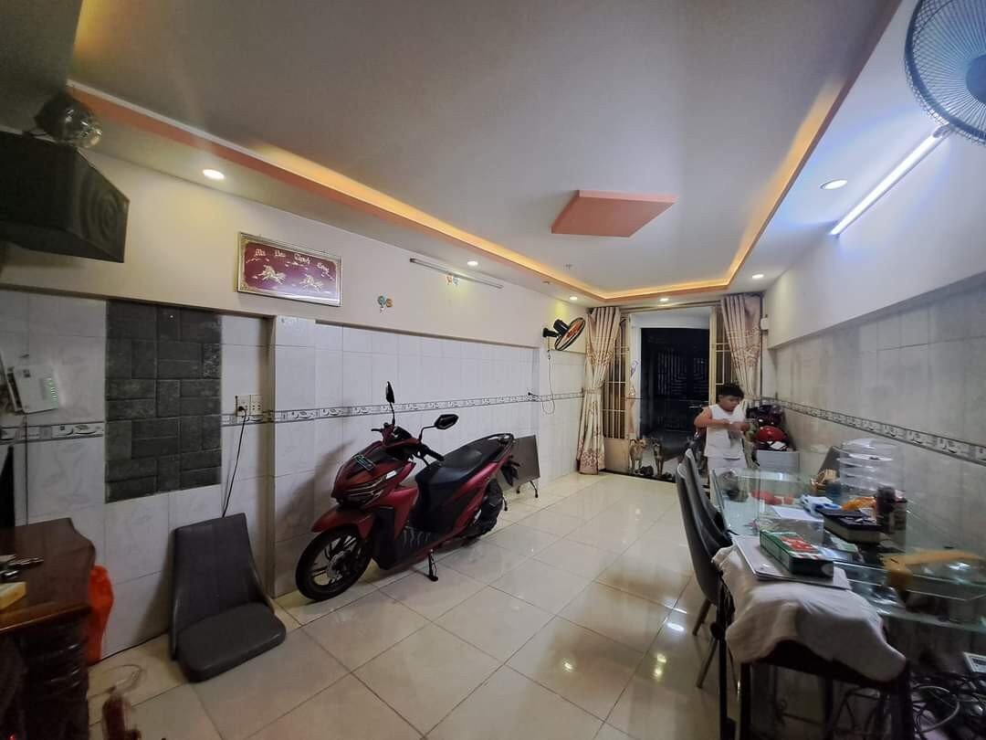 Trình bày tin bất động sản một cách rõ ràng và hấp dẫn thì bạn nên tuân thủ các nguyên tắc sau Ví dụ: "Bán nhà mặt phố