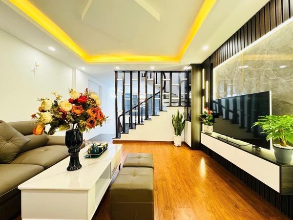 Bán nhà 3 tầng, 40m², Minh Khai, Hai Bà Trưng, 4.8 tỷ, sổ đỏ