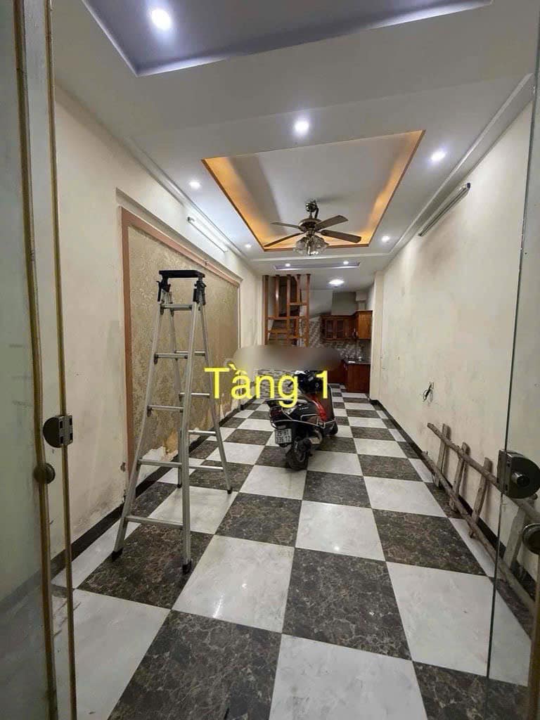 Cho thuê nhà nguyên căn ngõ 131 Nam Dư, 35m2, 4 tầng, 3 ngủ, 4 WC, 8 triệu, vào ngay.