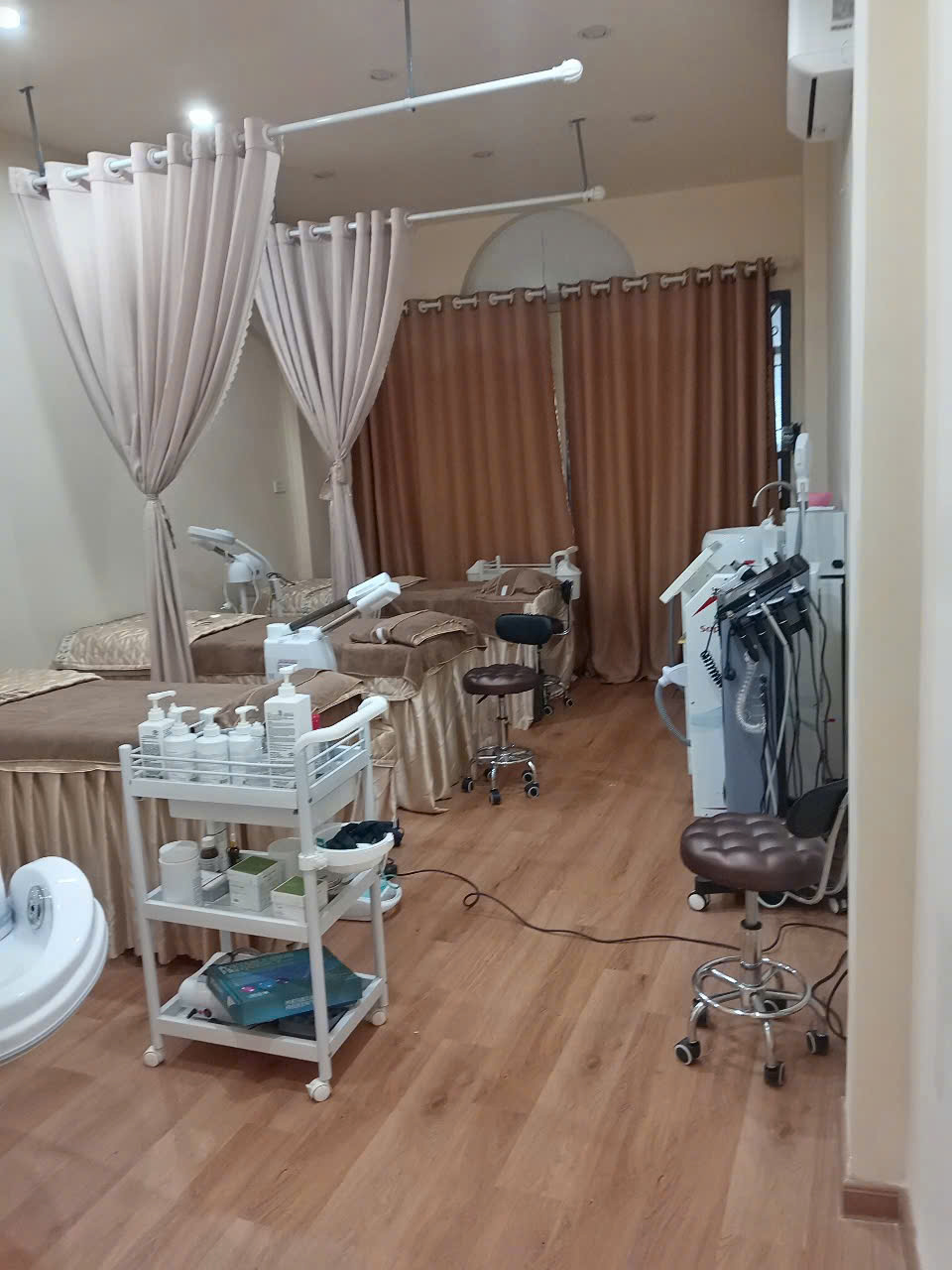 Cho thuê nhà mặt phố Nguyễn Lương Bằng, 35m2, 3 tầng, 2 ngủ - KD sạch, kết hợp ở