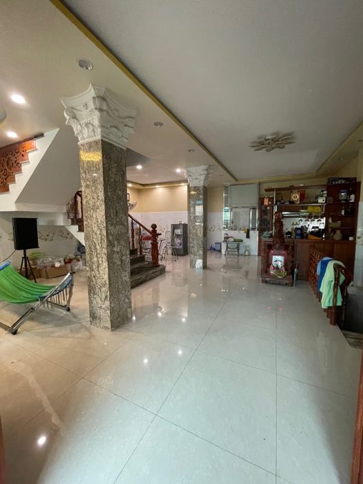 Biệt thự An Dương Vuong 8x14 kiên cố chỉ 13 tỷ nhỉnh