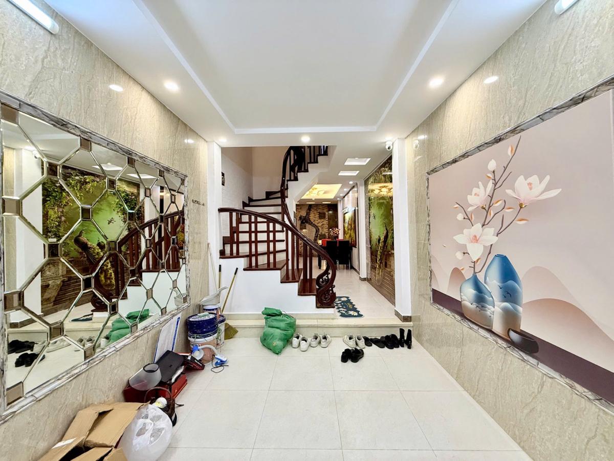 TÂY SƠN - ĐỐNG ĐA - 50M2 - Ô TÔ ĐỖ CỬA - HAI THOÁNG TRƯỚC SAU - NỘI THẤT FULL - HƠN 11 TỶ