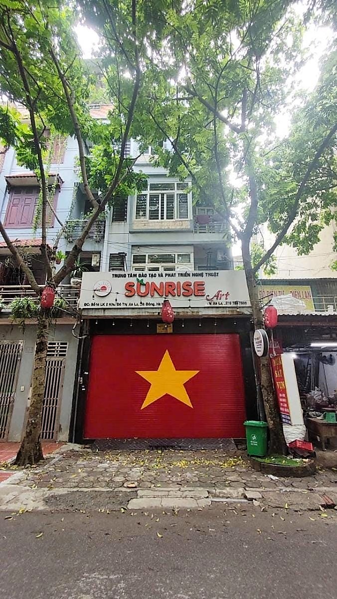 HÀNG HIẾM KHU ĐÔ THỊ XA LA HÀ ĐÔNG BÁN NHÀ Phân lô vỉa hè, ô tô tránh. Vị trí siêu đẹp cách mặt phố Phúc La khoảng