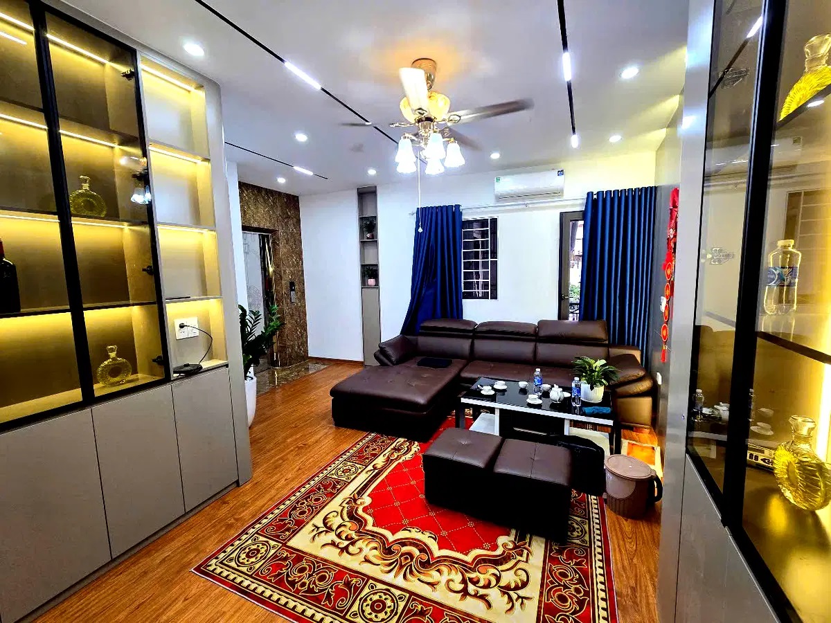 Tuyệt Phẩm Yên Hòa, Cầu Giấy diện tích 41m2, mặt tiền 6m, 7 tầng thang máy, gần phố.