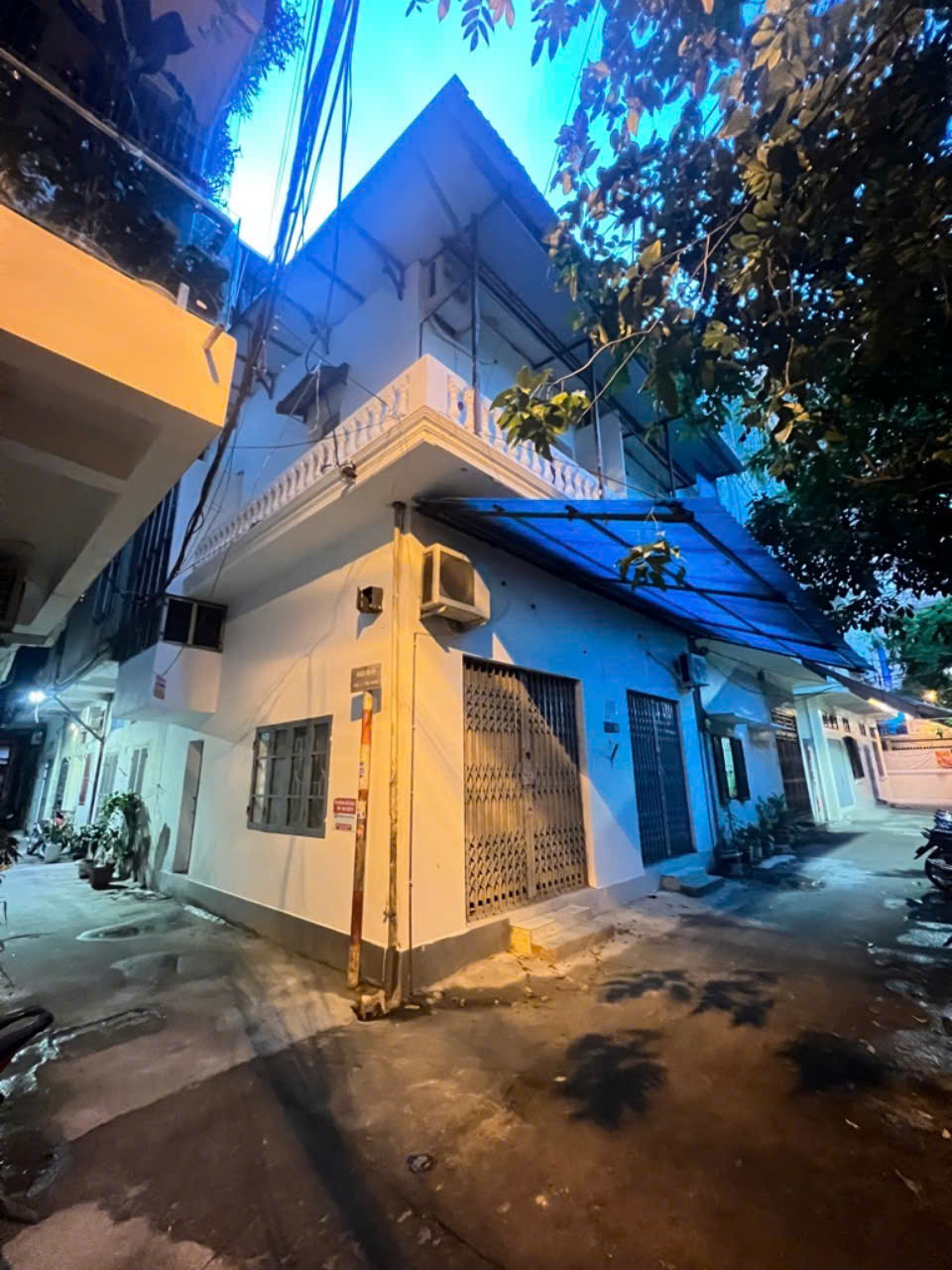 BÁN ĐẤT TẶNG NHÀ C4 ĐÔNG NGẠC -BẮC TỪ LIÊM - DT42M2 - MT5.5M - GIÁ 5,5 TỶ - NGÕ THÔNG