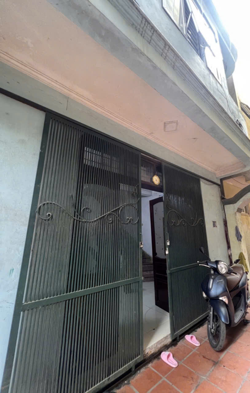 BA ĐÌNH- HIẾM- NHÀ DÂN XÂY- MẶT TIỀN RỘNG- GẦN PHỐ - SỔ ĐỎ VUÔNG ĐẸP !!! Hoàng hoa Thám 4.950 tỷ Ba Đình. Diện