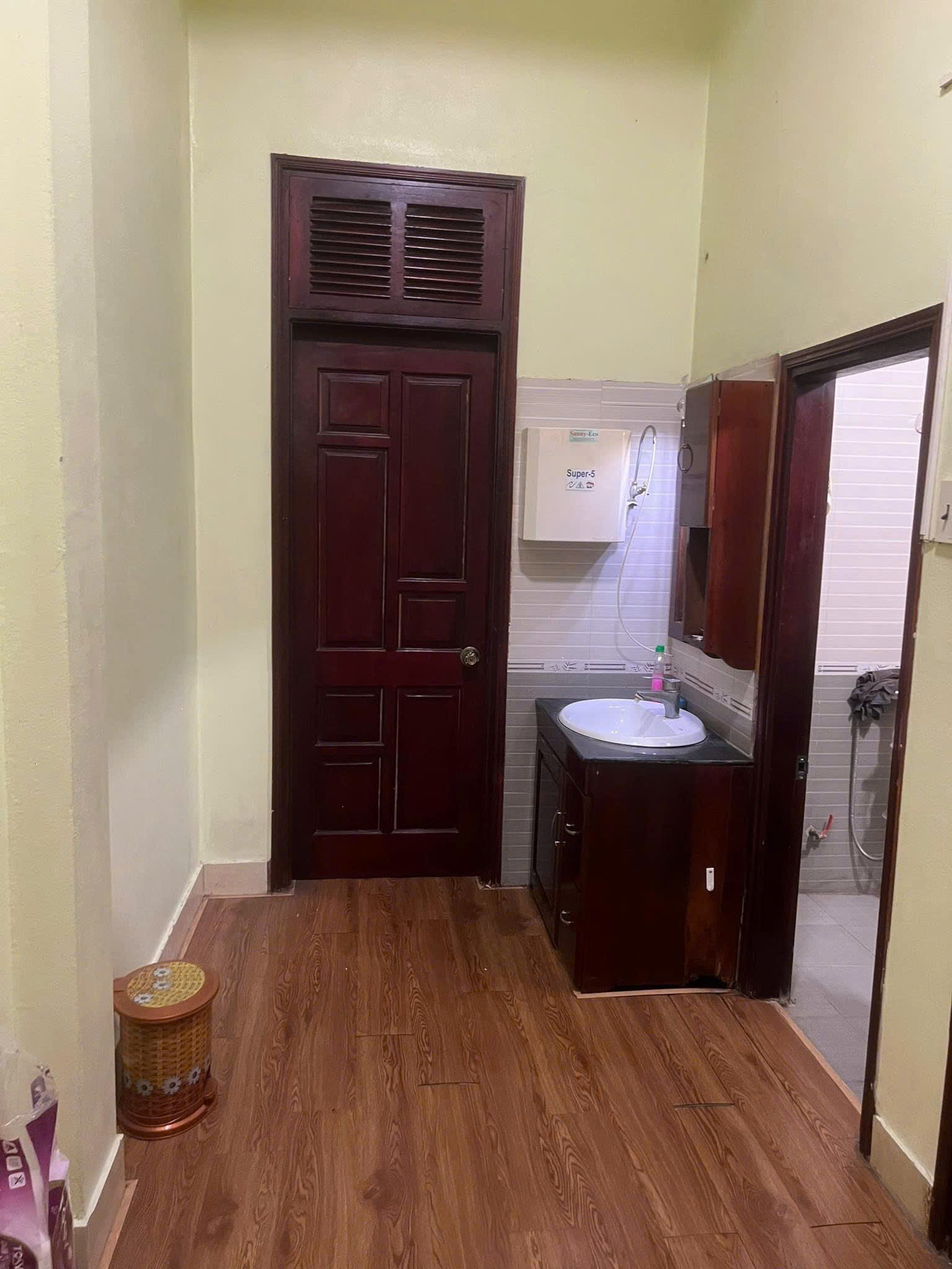 90m2