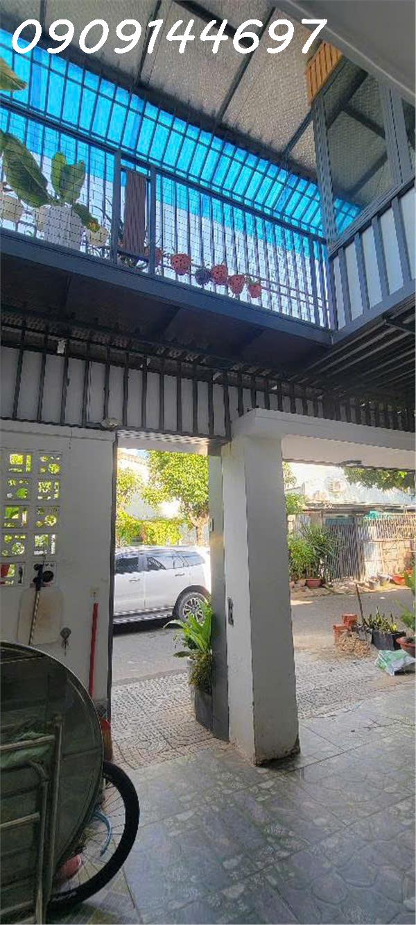 Bán gấp Nhà 3 tầng MT đường Bạch Dương (chợ Hiệp Thành), phường HT, Q12, dt 97,5m2 (6,5mx15m) Giá 7,8Tỷ