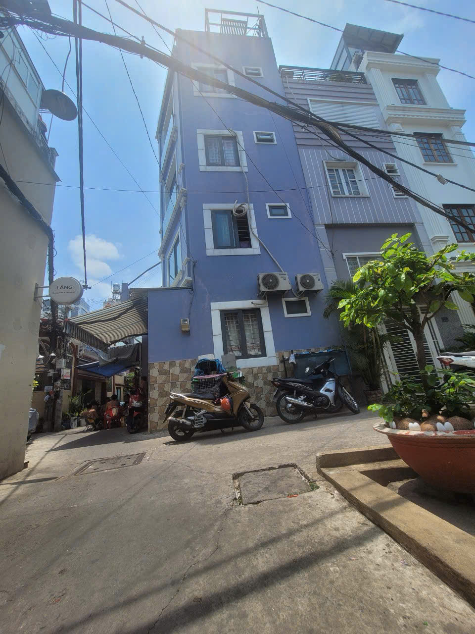 SÁT MẶT TIỀN HẺM BA GÁC MÁY QUAY VÈO VÈO NGANG 3,7 NỞ HẬU 4 DÀI 5,8 M ĐÚC 5 TẤM DƯỚI 2,9 TỶ