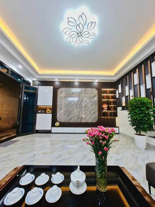 Tặng full nội thất nhà Đội Cấn 42m 5 tầng ngõ rộng chỉ 220 tr m giá 9.5 tỷ