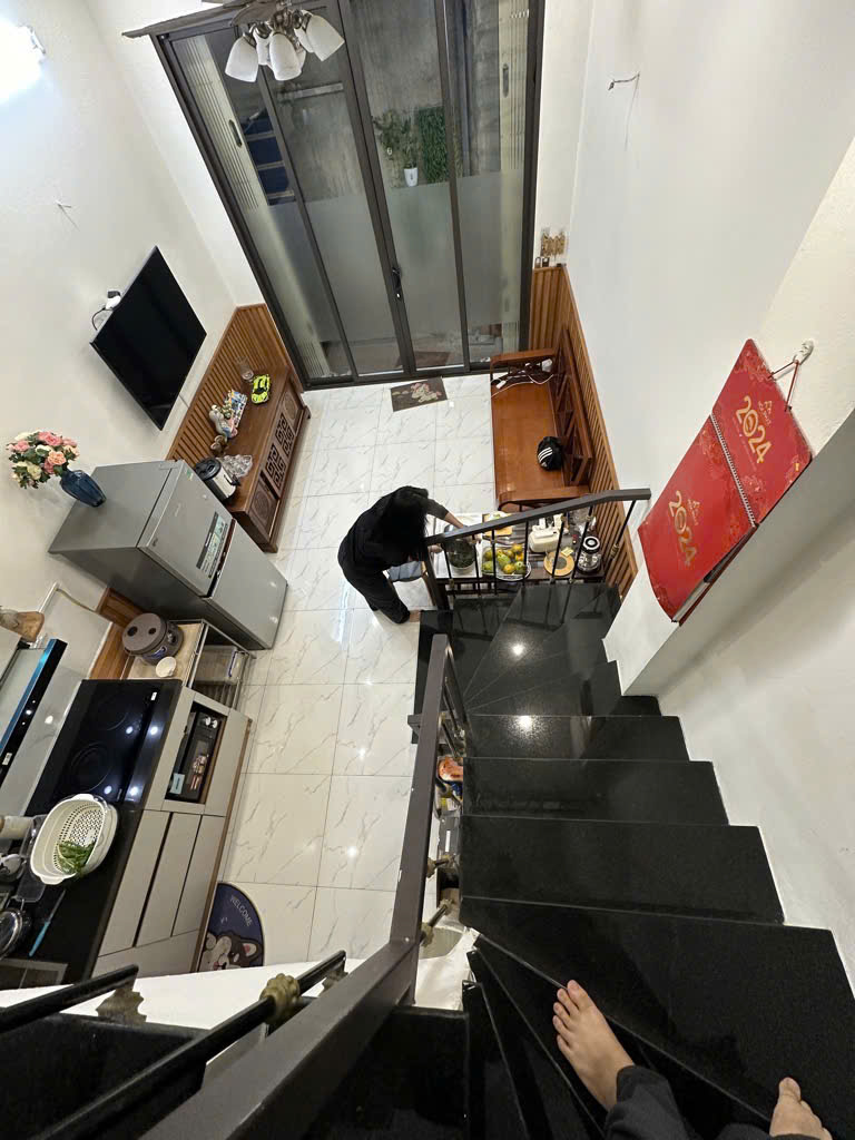 BA ĐÌNH- HIẾM - GẦN 4 TỶ - NHÀ ĐẸP- OTÔ TẢI QUA NHÀ - NGÕ THÔNG - KINH DOANH - 3 NGỦ KHÉP KÍN ĐỦ CÔNG NĂNG !!! Hoàng