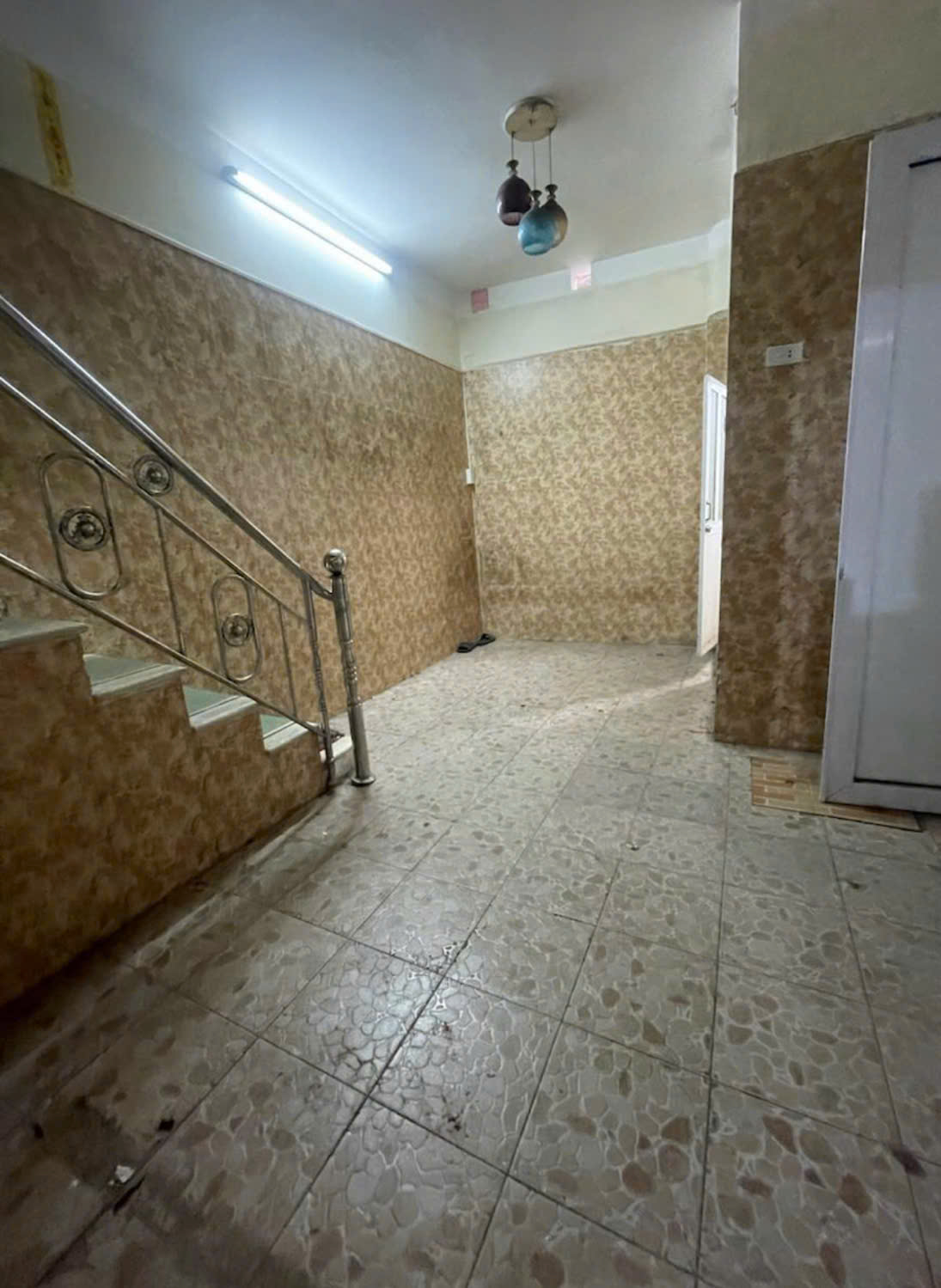 Bán nhà La Thành DT 40M - 3 Tầng. Giá chỉ 4 tỷ .