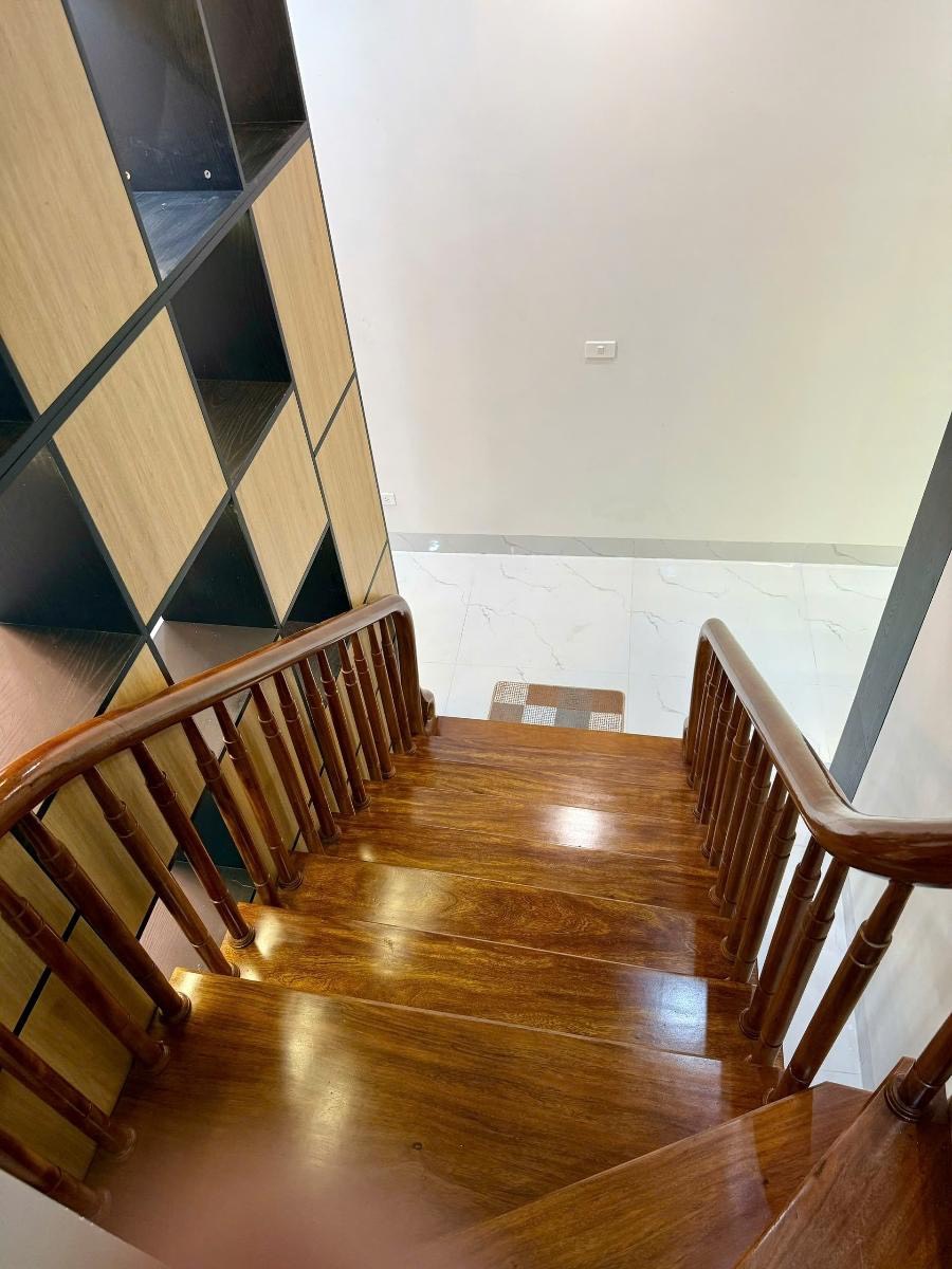 NHÀ ĐẸP ĐƯỜNG LÁNG, DT 39M, 5 TẦNG, MT 3.3M, 7,6 TỶ