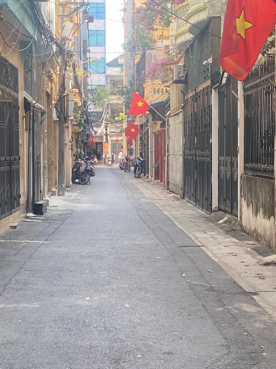 PHÂN LÔ QUÂN ĐỘI PHỐ VƯƠNG THỪA VŨ - DT: 52 m, 4T, Mặt tiền 8.55m - Giá 11.5 tỷ