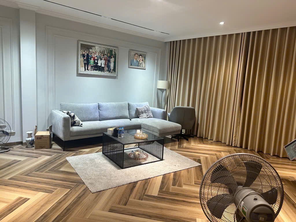 BAN NHÀ -VỊ TRÍ ĐẤC ĐẠ ,NGUYỄN VĂN CỪ LONG BIÊN -DIÊN TÍCH 90M THỰC TẾ 146M X 4 TẦNG GIÁ 9 TỶ TL