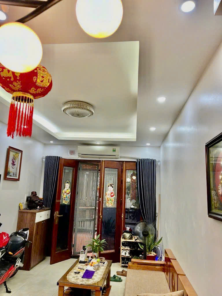 BÁN NHÀ VIỆT HƯNG- LONG BIÊN. DIỆN TÍCH 38M, NHÀ 5 TẦNG, Ô TÔ ĐỖ SÁT NHÀ, NGÕ THÔNG, TẶNG FULL NỘI THẤT. Ở SƯỚNG, GIÁ