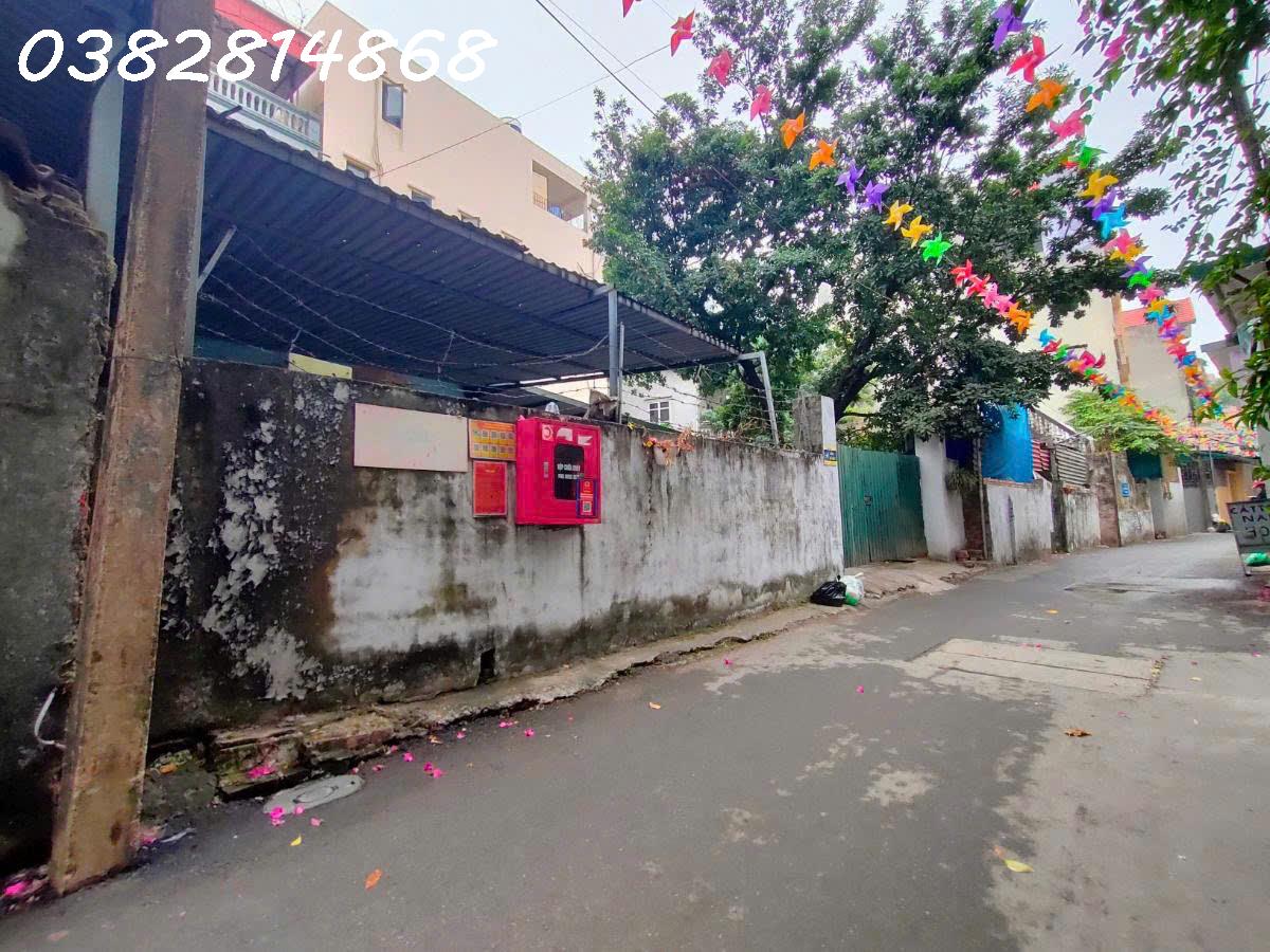 BÁN MẢNH ĐẤT VÀNG LẠC LONG QUÂN-QUẬN TÂY HỒ CÁCH HỒ TÂY 30M DT 130M2-MT11M-GIÁ CHỈ 300TR/M2