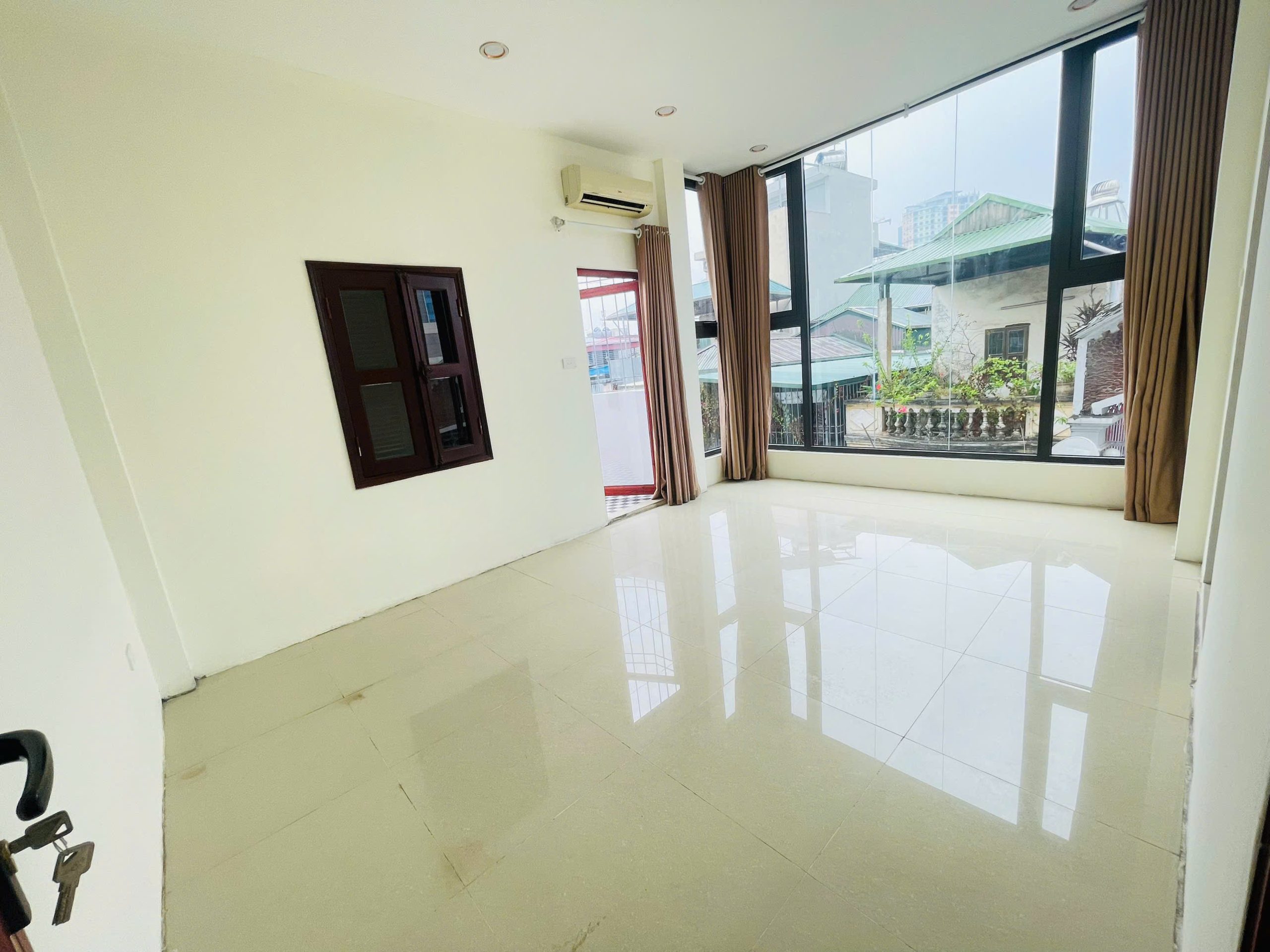 Bán nhà lô góc Ngọc Ba Đình 38m, 5 tầng, ngõ thông, gần phố nhà đẹp lô góc thoáng sáng, 7tỷ 0817606560