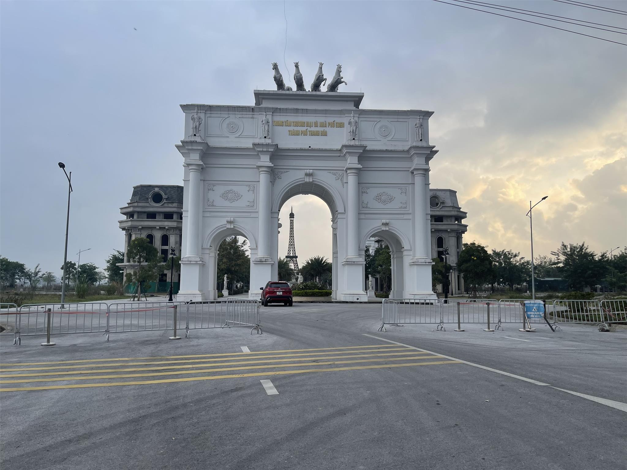 ĐẤT NỀN VÀ SHOPHOUSE PARIS ELYSOR. SẴN SỔ. TTTM ĐÔNG BẮC TP.THANH HÓA. LH: 0966 343 969