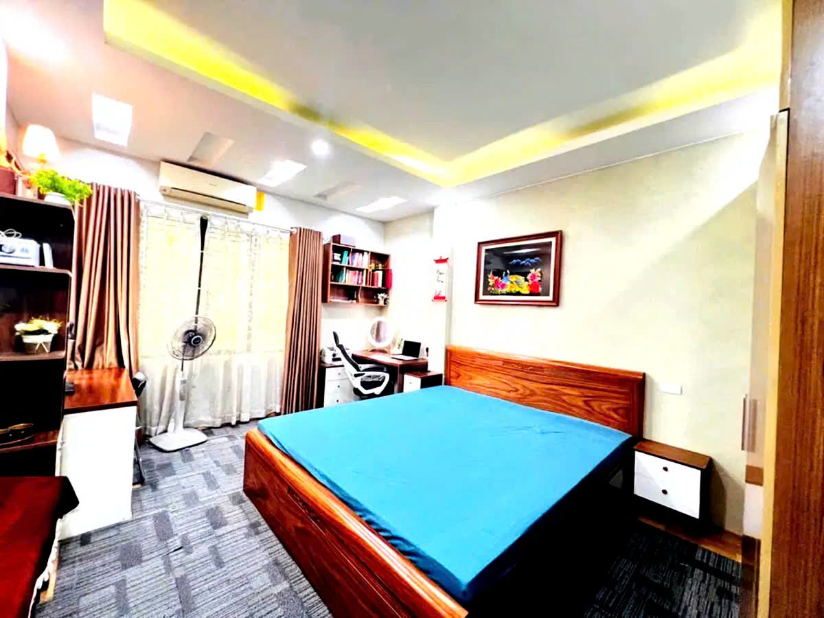 NHÀ ĐẸP DÂN XÂY KIÊN CỐ PHỐ NGÔ GIA TỰ- LOGN BIÊN,50M2,4 TẦNG, MT 4M, 6.9 TỶ.