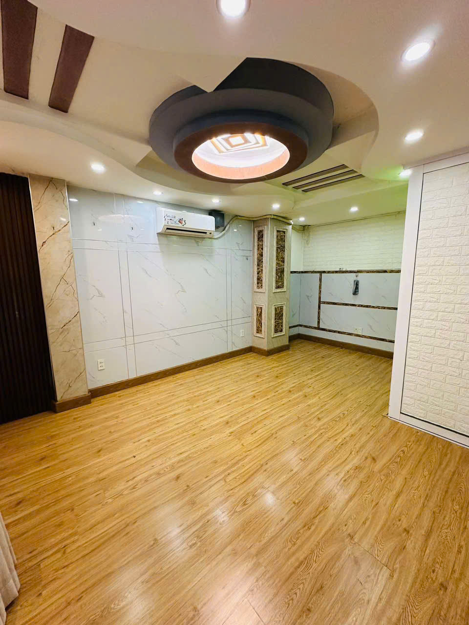 Bán nhà Căn Hộ Dịch Vụ Lê Lai, P14, Tân Bình, 4.6m x 15m, 5 tầng, giá 8.5 tỷ