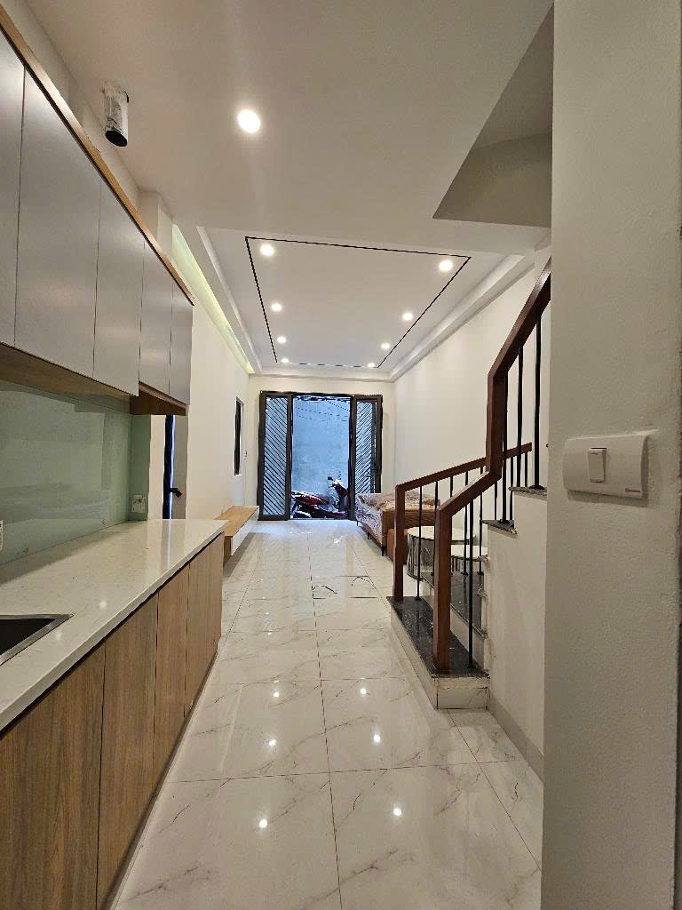 BÁN NHÀ -NGỌC THỤY LONG BIÊN -VIEW ĐẸP HÀNG XÕM MIPEC -DT 35M X5 TẦNG NHỈNH 5 TỶ CÁC BÁC ALO E NGAY ĐỂ DC TRỢ GIÁ TỐT Ạ