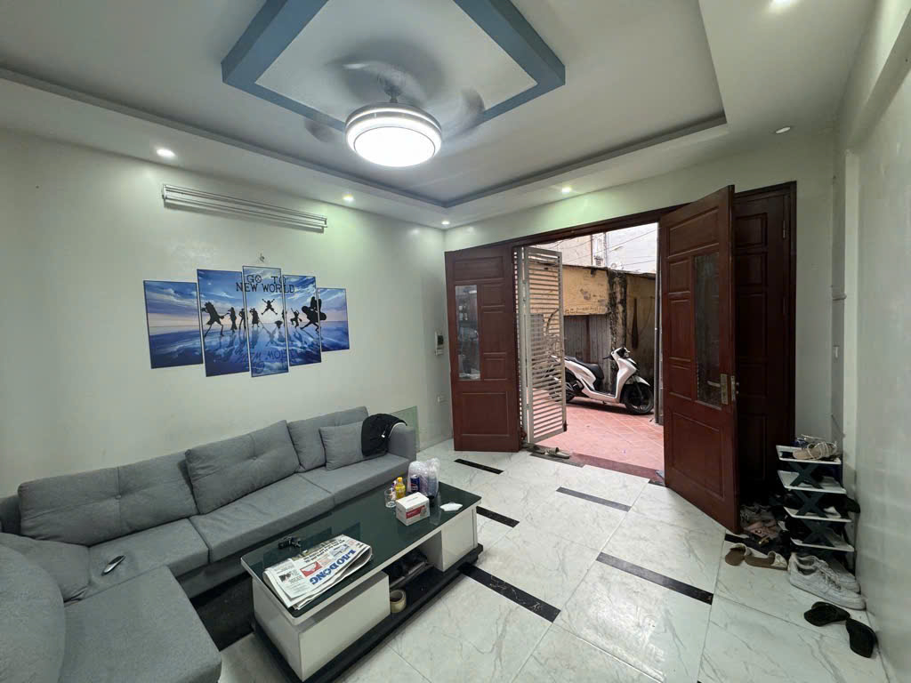 CHÍNH CHỦ GỬI BÁN NHÀ NGỌC THỤY, LONG BIÊN – DIÊN TÍCH 50M², 5 TẦNG, NGÕ NÔNG Ô TÔ VINFAST TRÁNH GIÁ NHỈNH 6 TỶ TL Ạ