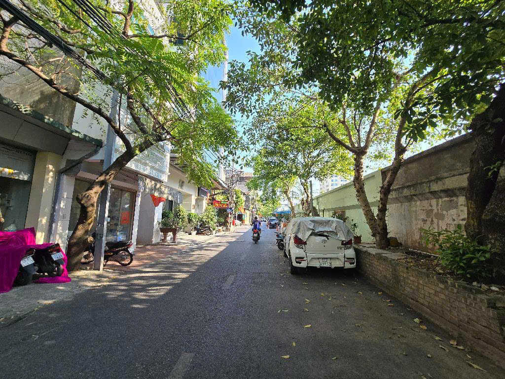 Nhà Hồng Hà 112m – Gần Tràng Tiền – 4 tầng – Kinh doanh – 15.9 tỷ.