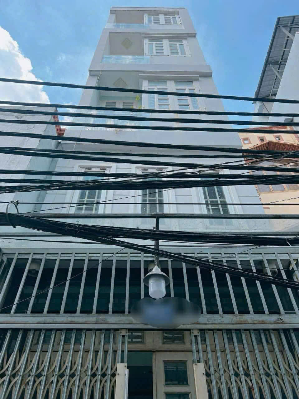 SÁT MẶT TIỀN ĐƯỜNG ĐOÀN VĂN BƠ 5 TẦNG BTCT DIỆN TÍCH SD 120 M2 CÓ 4 TỶ