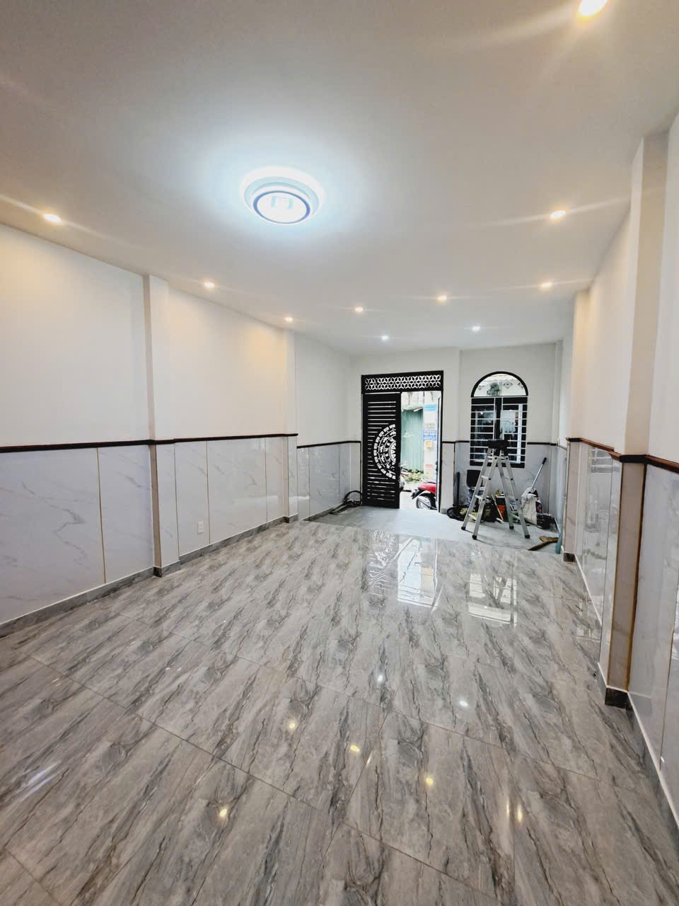 SIÊU PHẨM NGAY CHỢ PHẠM ĐĂNG GIẢN GIÁP LÊ TRỌNG TẤN - 46m2 - 2 TẦNG MỚI ĐẸP Ở NGAY - GIÁ CHỈ 3.x TỶ