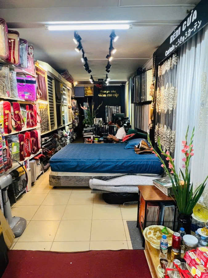 BÁN NHÀ MẶT PHỐ VÕNG THỊ, TÂY HỒ, 70M2 3 TẦNG- GIÁ 27,9 TỶ- KINH DOANH SẦM UẤT NGÀY ĐÊM - RẤT HIẾM NHÀ BÁN- GIÁ TRỊ