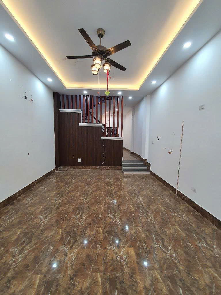 NHÀ ĐẸP LONG LANH -NGỌC THUYYJ LONG BIÊN -3 THOÀNG TRƯỚC SAU NGÕ GẦN Ô TÔ ĐỖ DT 52M X 4 TẦNG GIÁ NHỈNH 8 TỶ TL