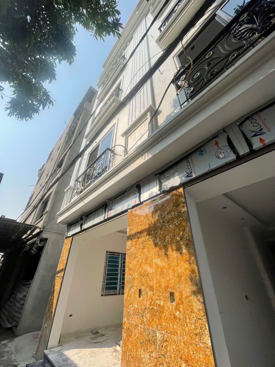 CHỦ CẦN BÁN GẤP CĂN NHÀ PHỐ ĐẠI CÁT QUẬN BẮC TỪ LIÊM 36 m2 x5 TẦNG THANG MÁY NHỈNH 5 TỶ Ô TÔ KD