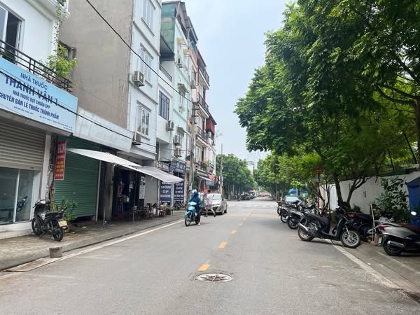 Duy nhất 1 Căn ! Chỉ hơn 7 tỷ nhà 5T kinh doanh ĐỈNH, vỉa hè trung tâm Bồ Đề. LH 0936123469