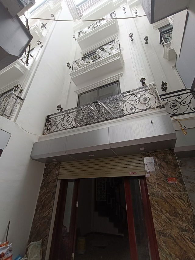 Bán nhà trung tâm quận Long Biên Phúc Lợi 30m 5T MT4m chỉ 4.5 tỷ ngõ ô tô thông thoáng