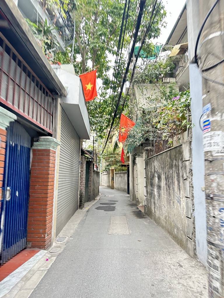 Bán nhà ngõ 67 Nguyễn Văn Cừ 42m x 4T, MT 5m, dân xây, oto thông, 8 tỷ 2 tl chính chủ.