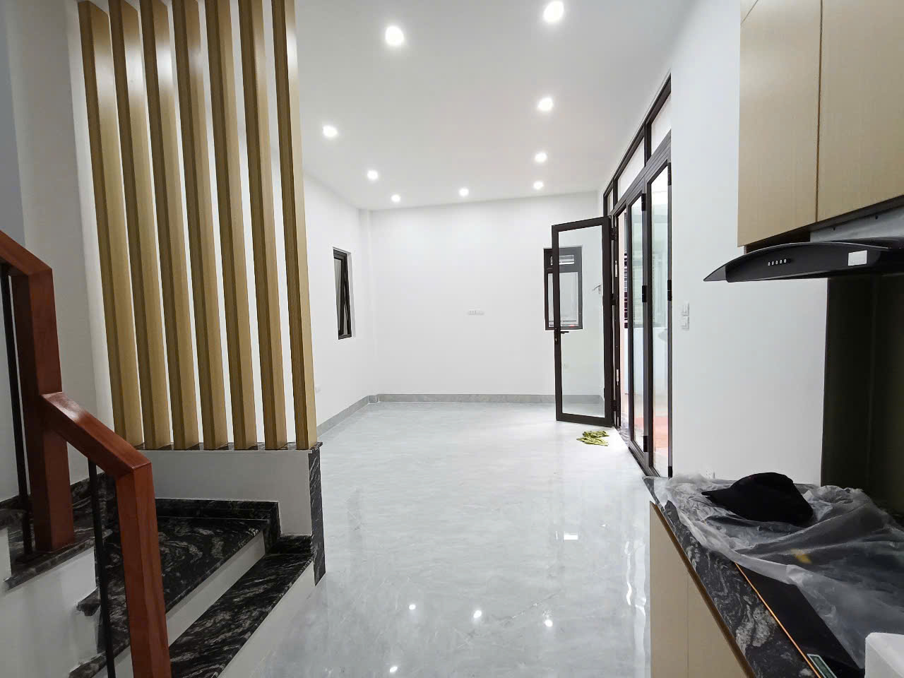 Nhà phố THANH AM 31m2 #5tầng lô góc thoáng -Ngõ chợ phố Thanh Am 4.6tỷ