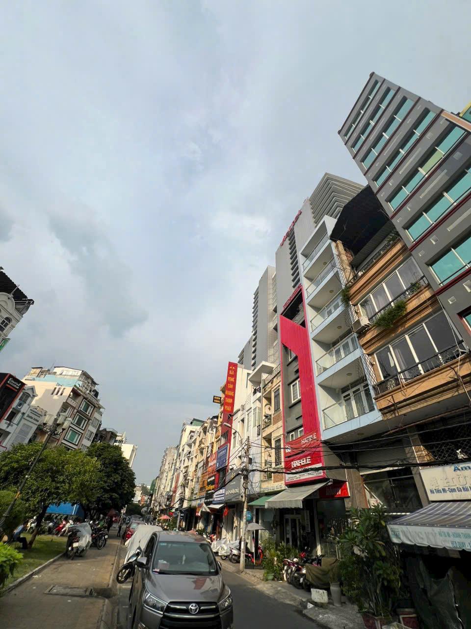 *++Gấp Gấp-Nhà HXH nội bộ 285 - 283 Cách Mạng Tháng 8, Q. 10. Ngay khu vip Hà Đô , Hơn 22Tỷ
