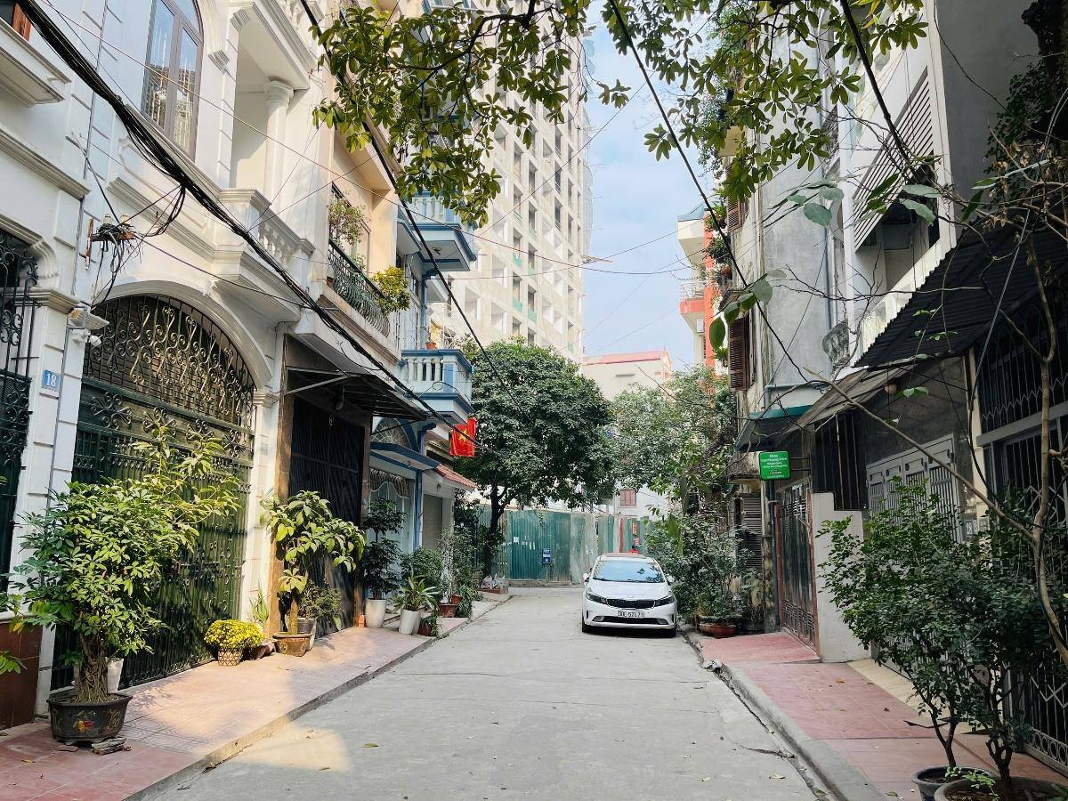 BÁN NHÀ PHÙNG CHÍ KIÊN - CẦU GIẤY - 38M2 x 5T - MT 3.2M - 7.8 TỶ - Ô TÔ ĐỖ CỬA - FULL NỘI THẤT