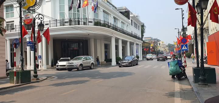 0899618682 Bán nhà mặt phố TRÀNG TIỀN - HOÀN KIẾM - HÀ NỘI ( DT255m2 - 5 Tầng - 152 tỷ )