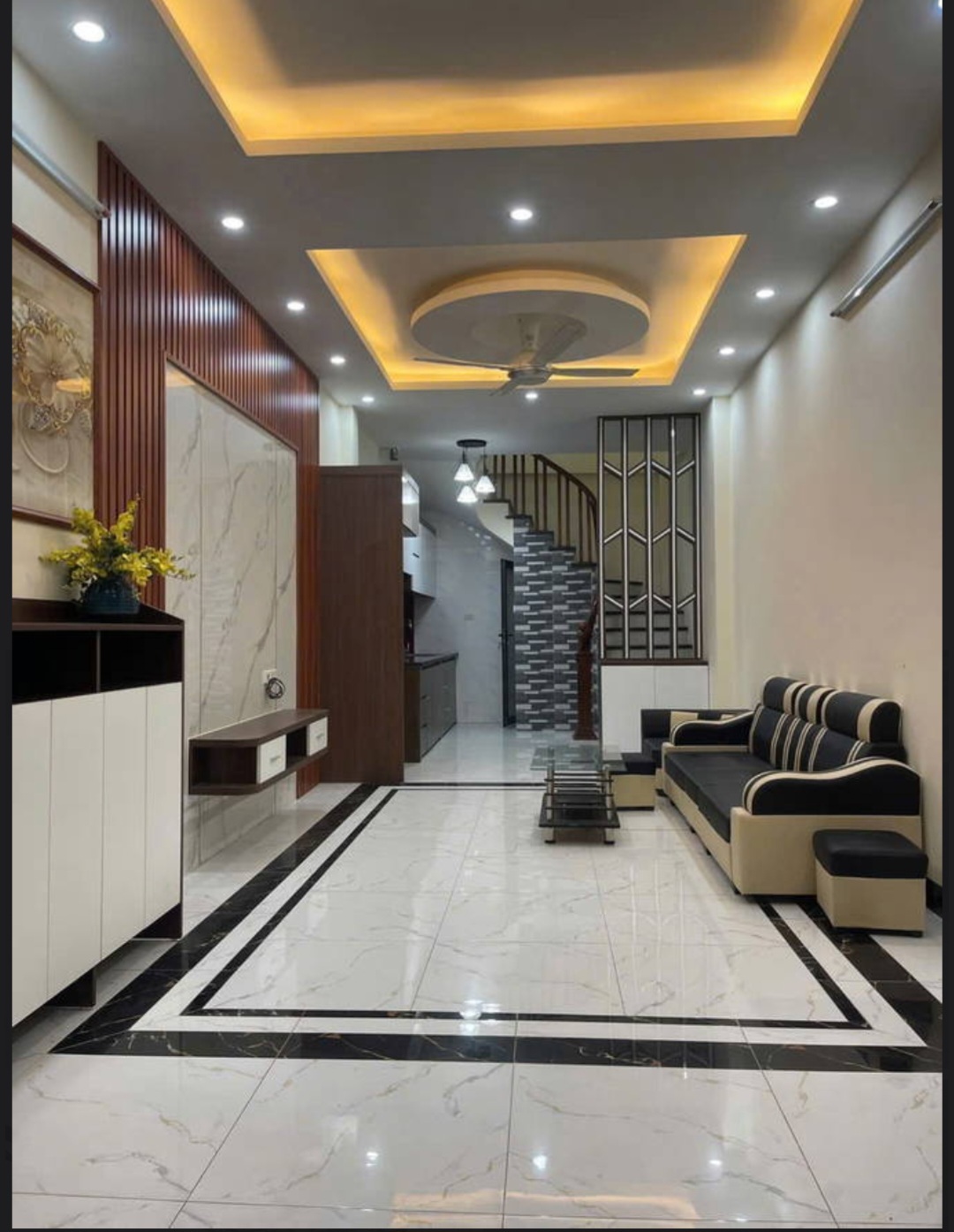 NGỌC LÂM -:LONG BIÊN NHÀ XÂY ĐỘC LẬP - 5 TẦNG - 2 THOÁNG VĨNH VIỄN - VÀI BƯỚC CHÂN RA ĐƯỜNG Ô TÔ TRÁNH. TÀI CHÍNH 6 TỶ