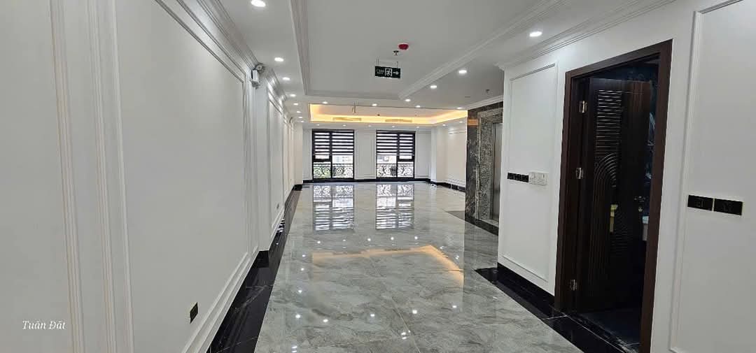 Bán nhà phố Nguyễn Hoàng, Nam Từ Liêm, nhà 9 tầng vỉa hè rộng, kinh doanh, nhà hàng, khách sạn đều rất tốt, khu phố cực hiếm nhà bán.