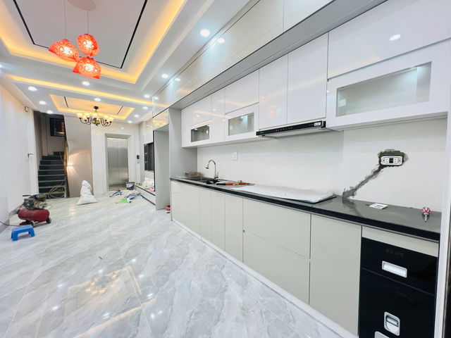 Bán nhà Đức Giang-Long Biên. Ngõ ô tô, nhà mới ,thang máy, full nội thất. 35m2, 6T, ~9 tỷ