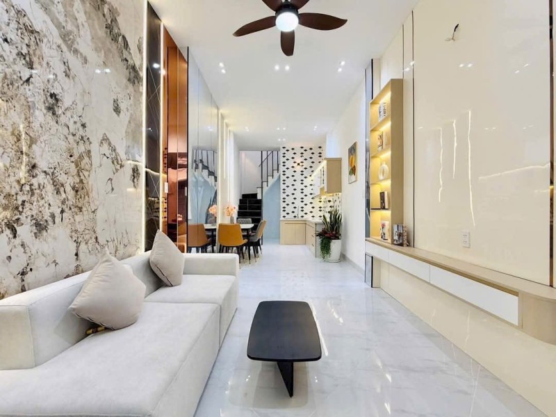Bán nhà Đẹp Nguyễn Văn Nghi Gần Trung Tâm Vincom, Công Viên Nhỉnh 3 Tỉ