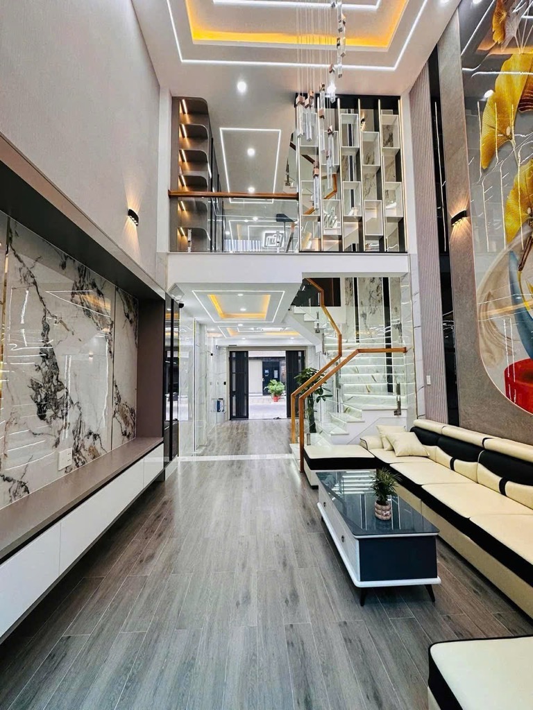 Bán nhà 5 tầng mới đẹp, đường 10m rộng rãi, hẻm xe hơi, gần trường học, Quận 12 - Chỉ 7.5 tỷ TL.