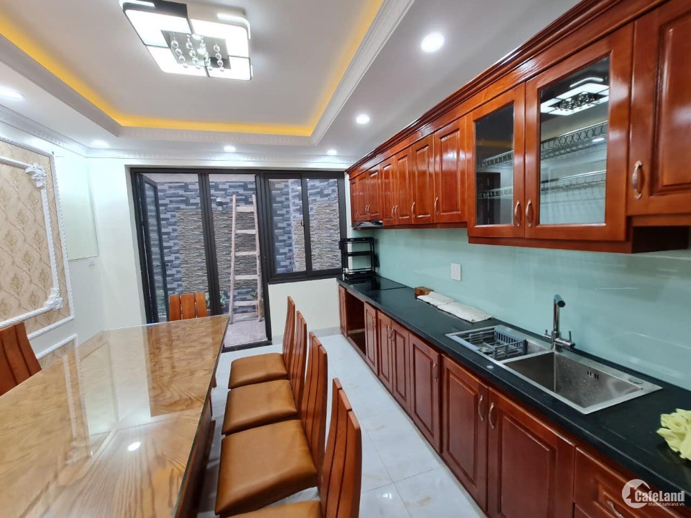 Chính chủ bán nhà Hào Nam 37m2 nhỉnh 7 tỷ - ngõ thông kinh doanh 5 tầng ở luôn, LH 0702269986