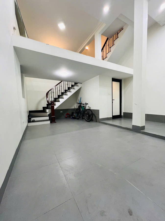 Bán nhà Định Công Thượng, Hoàng Mai 37m2, ô tô đỗ cổng, full nội thất 6.xtỷ